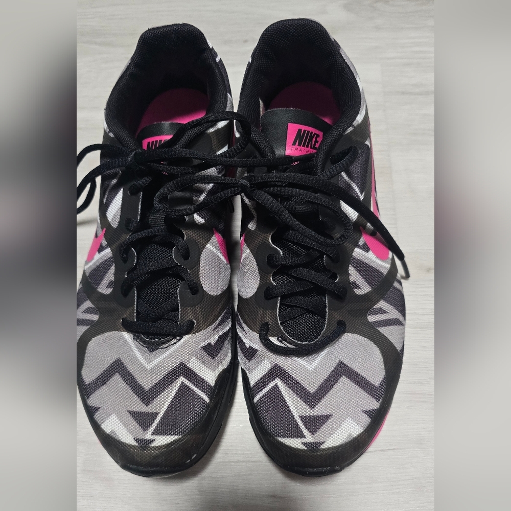 Nike Women's Black and Pink Training Shoes Size 7 38-eur